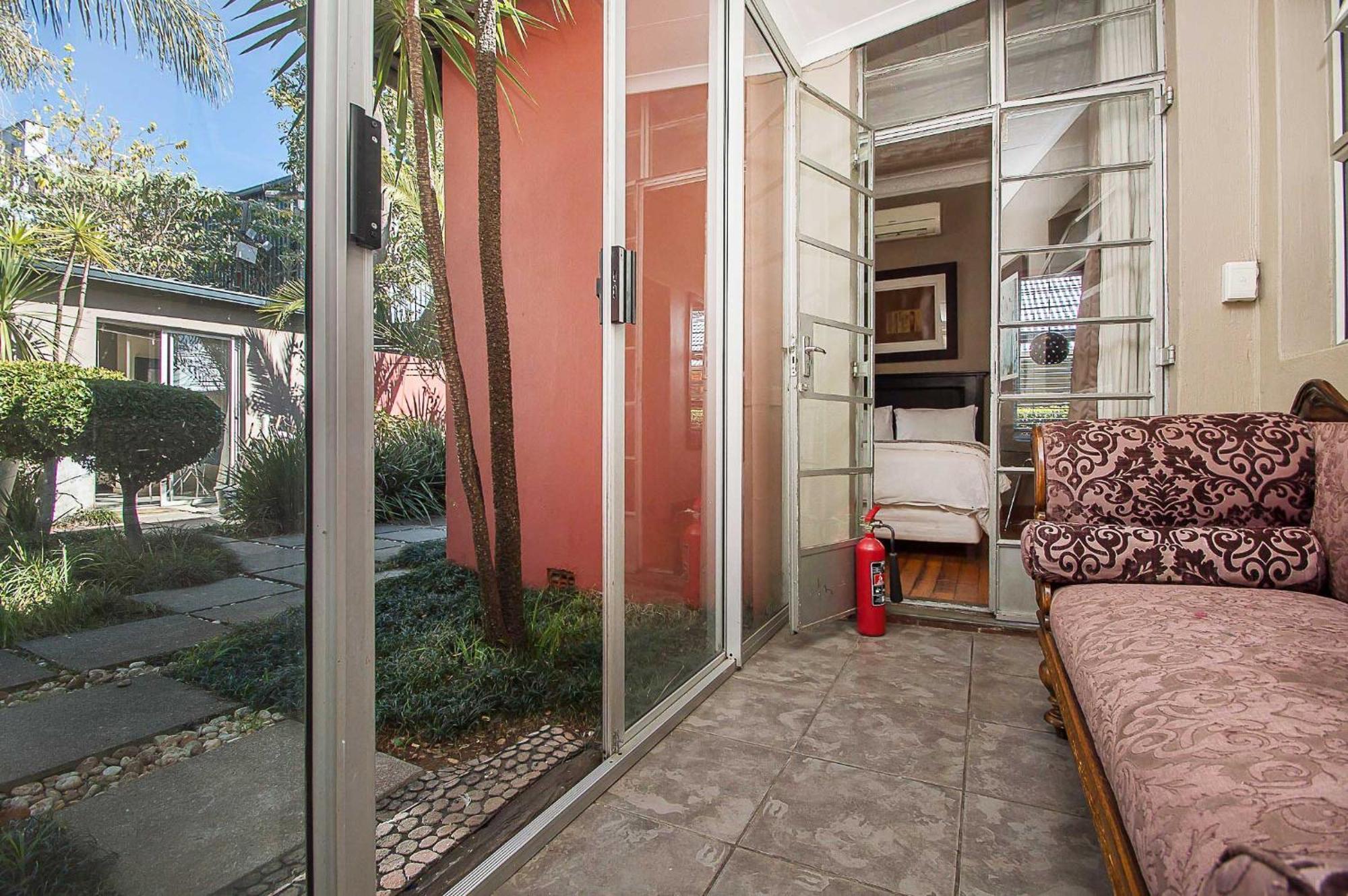 Saffron Guest House Johannesburg Exterior photo